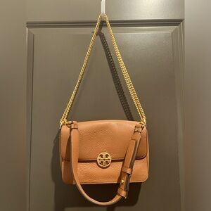 Tory Burch Chelsea Leather Shoulder Bag in Brown